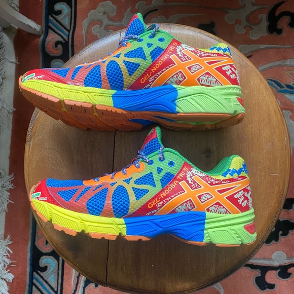 ASICS - Picture 2 of 10